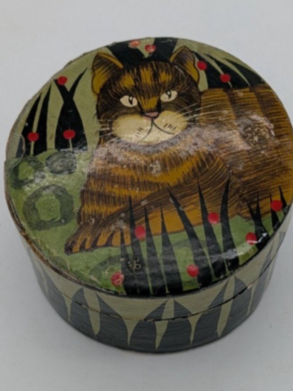 DAMAGED Paper Mache Round  Trinket Box - Vintage Cat Kitty  -Lacquer Finish